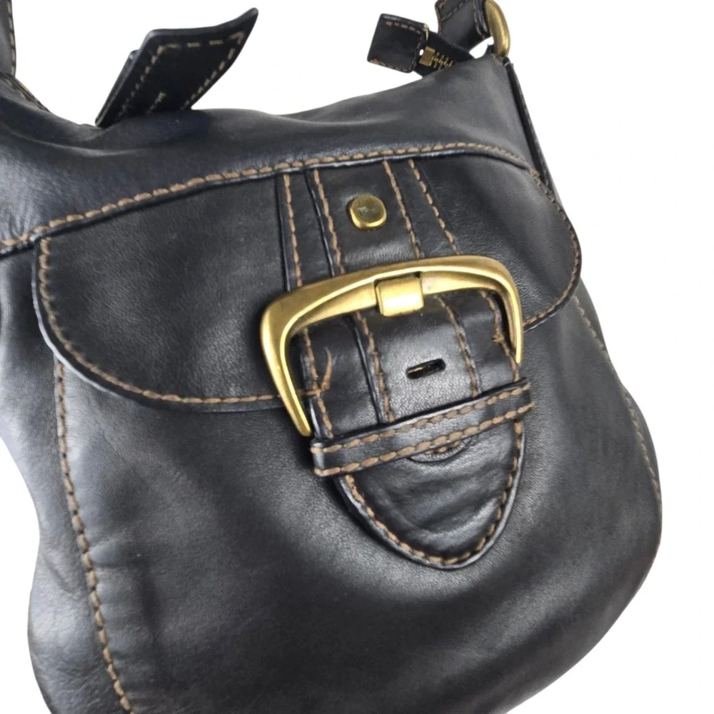 Vtg Fossil Black Leather Crossbody w Large Brass Buckle Pocket & Hardware ZB2493